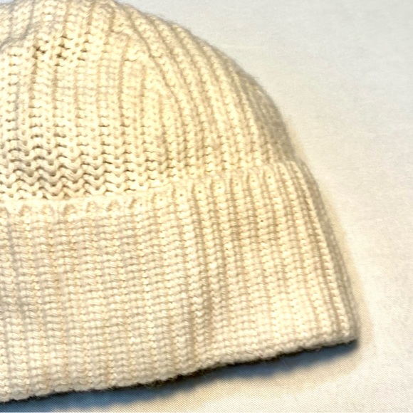 Knitted 100% Wool Beanie Hat from Rachel Zoe beige/ off white - Picture 4 of 9